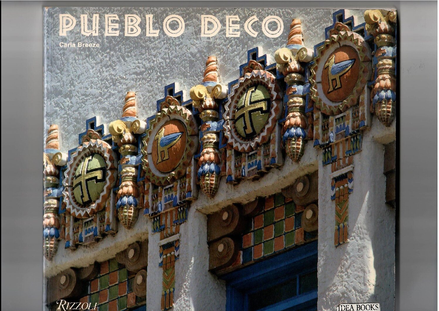 Copertina libro Pueblo Deco