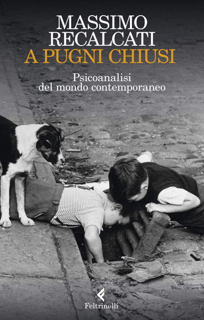 Copertina libro A pugni chiusi